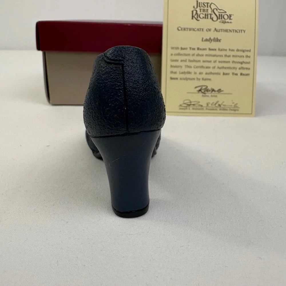Vintage Just The Right Shoe By Raine Ladylike 25044 1999 Box and COA